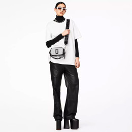 Marc Jacobs The Patent Leather Snapshot Black
