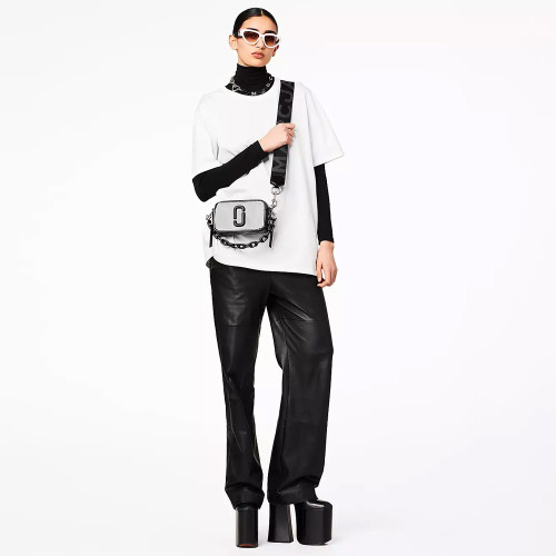 Marc Jacobs The Patent Leather Snapshot Black