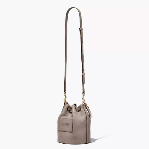 Marc Jacobs The Leather Bucket Bag Cement