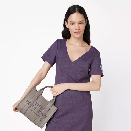 Marc Jacobs The Leather Small Tote Bag Cement