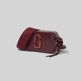 Marc Jacobs The Snapshot Monochrome Wine